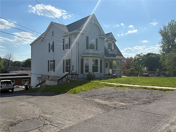 3rd image of 19 Bronk St
