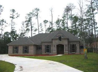 61373 Saint Charles Dr, Lacombe, LA 70445