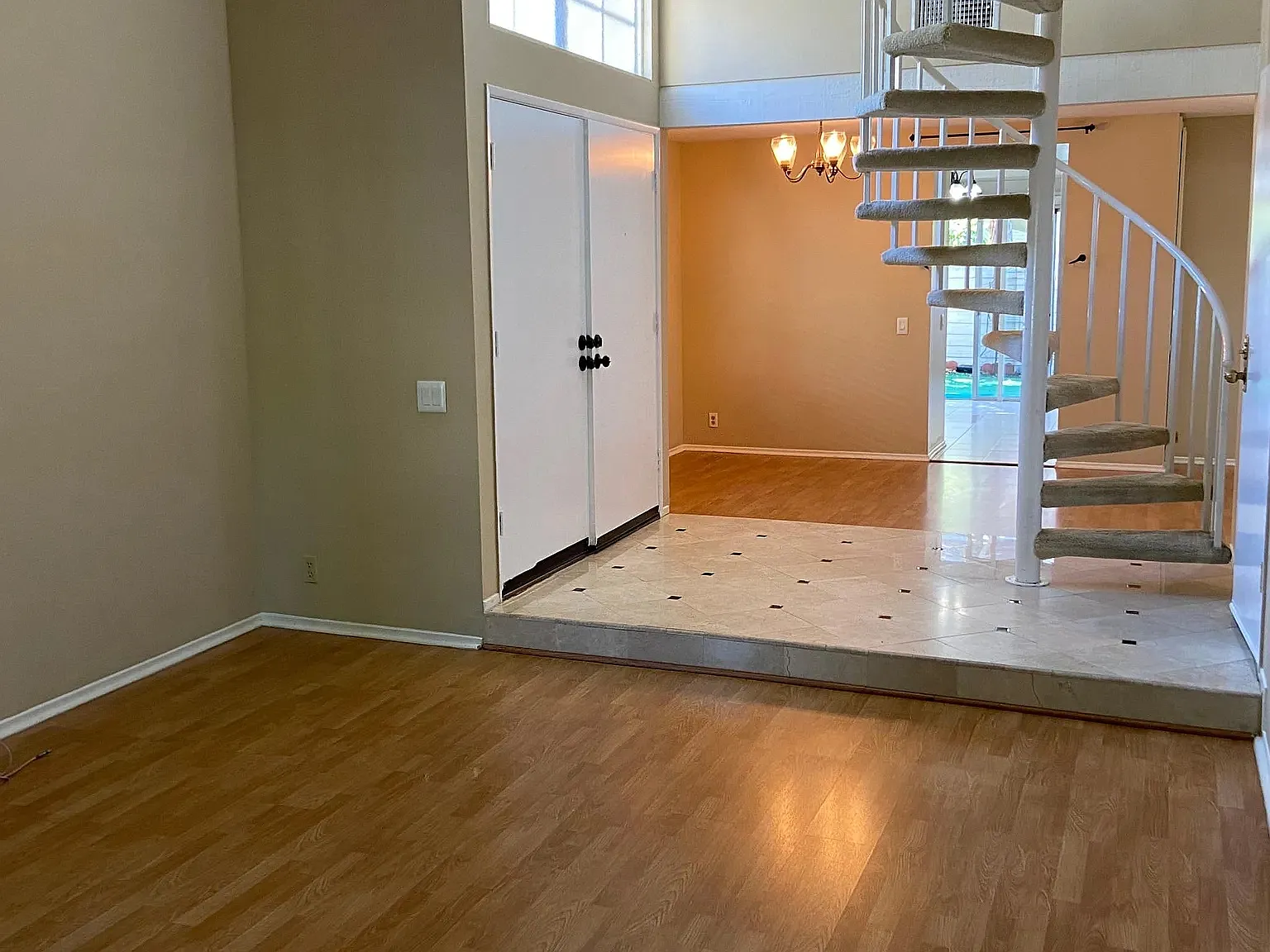 2 bed, 1372 sqft, $3,750 — Photo 4