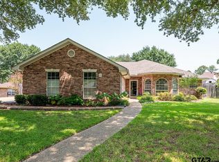 504 Kickapoo St, Chandler, TX 75758