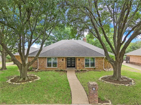 10022 Sandalwood Dr, Woodway, TX 76712
