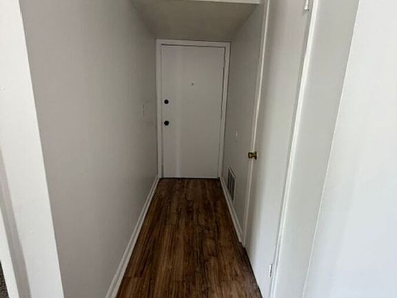 5th image of 2113 Ottawa St APT 204C
