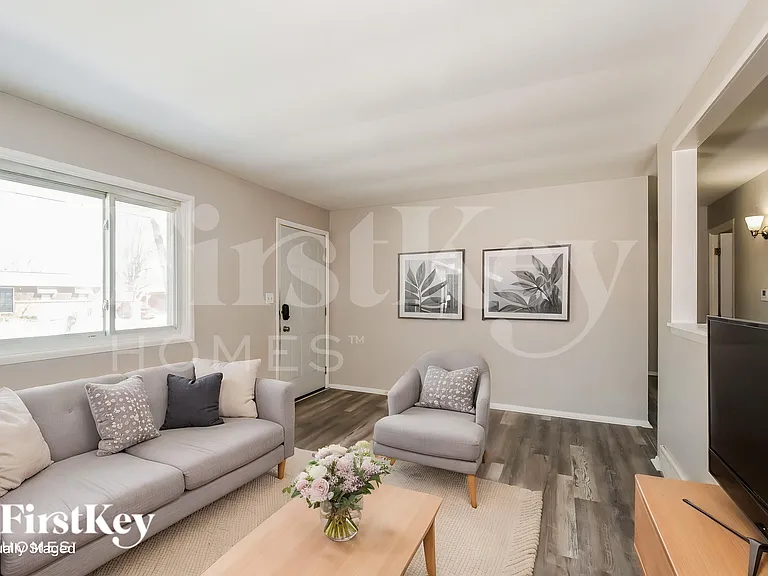 2485 Jenkee Dr — Photo 4