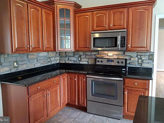 5th image of 206 Dewberry Dr