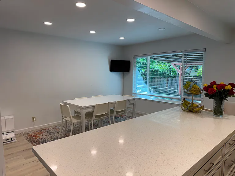 148 Belwood Ct #B — Photo 4