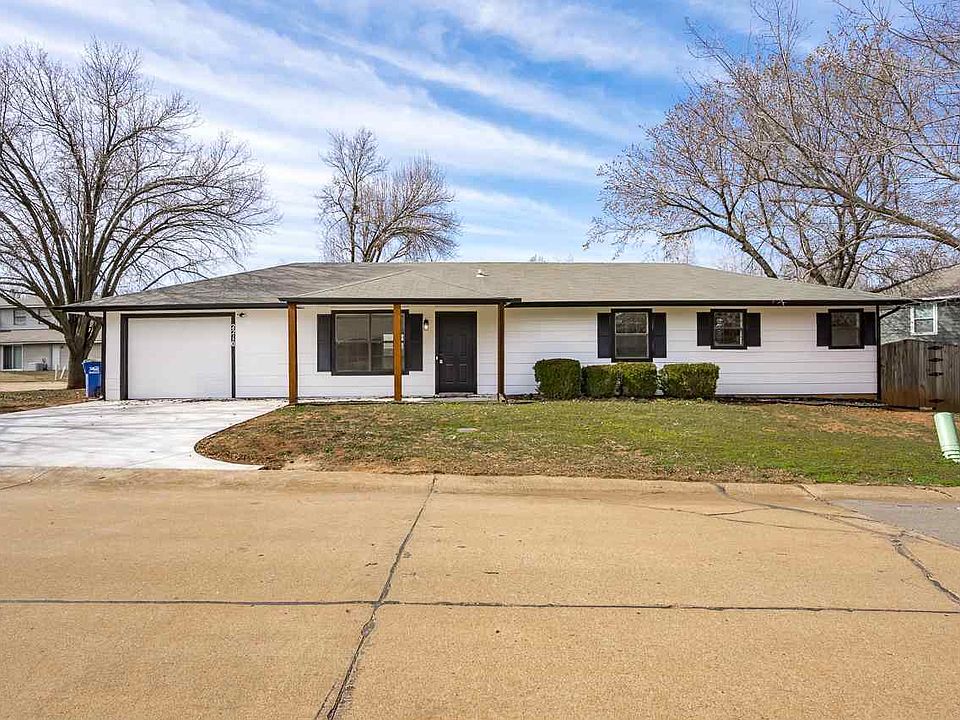 1st image of 2210 E Crestwood Dr