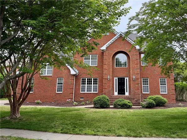 2288 Souverain Ln, Virginia Beach, VA 23454