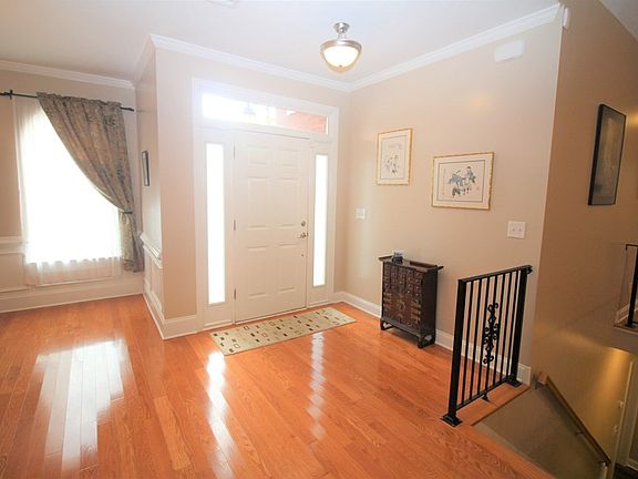 3rd image of 405 Dorset Ct