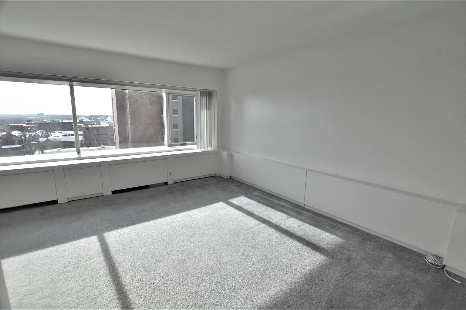 555 E William St APT 14C photo 1