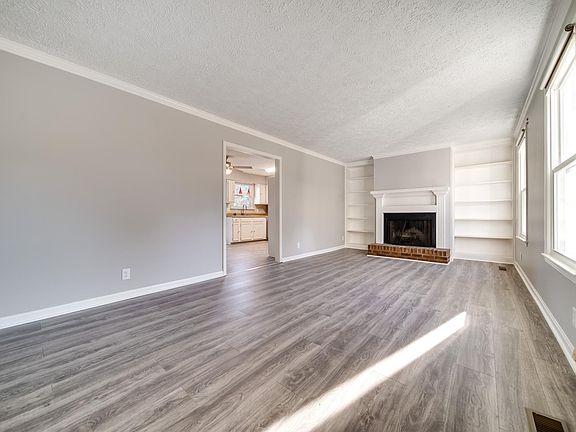 5th image of 706 Heritage Square Dr