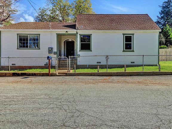 4th image of 13207 Ridge Rd