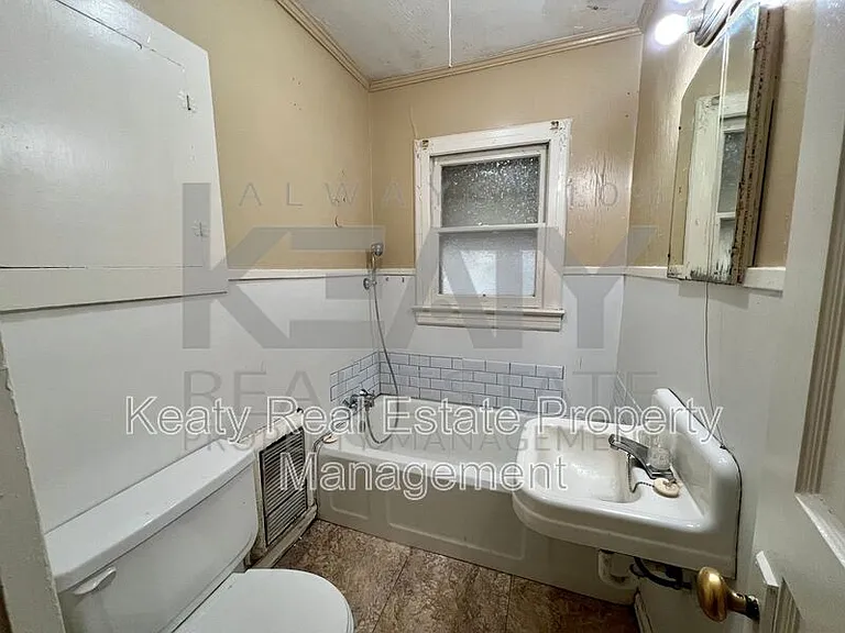 409 Silkwood St — Photo 6