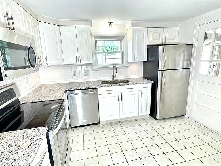 176 Harmony Ct — Photo 5
