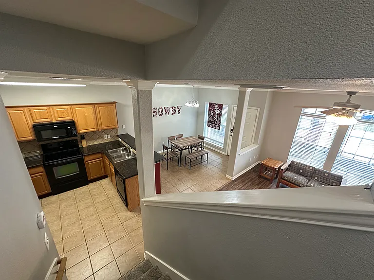 1001 Krenek Tap Rd #2806 — Photo 9