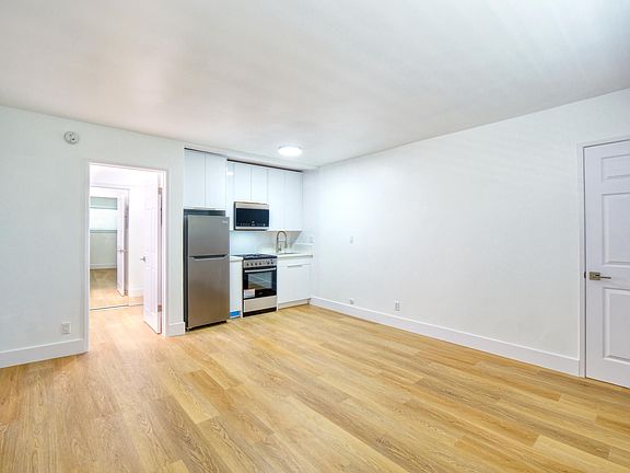 2nd image of 3721 Westwood Blvd #19