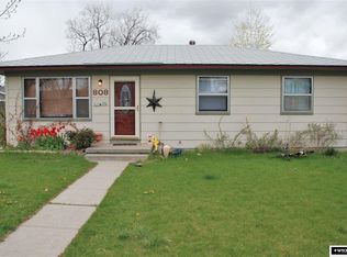 808 S 16th St, Worland, WY 82401