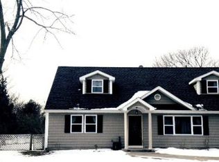 278 Pipe Stave Hollow Rd, Mount Sinai, NY 11766