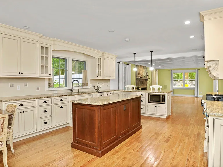 80 Brookside Dr — Photo 12