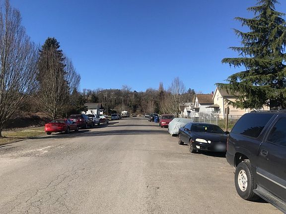 5th image of 1653 E Wright Ave