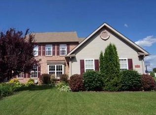 2187 Rolling Meadow Dr, Macungie, PA 18062