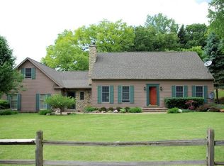 13117 Sam Hill Ln, Fenton, MI 48430