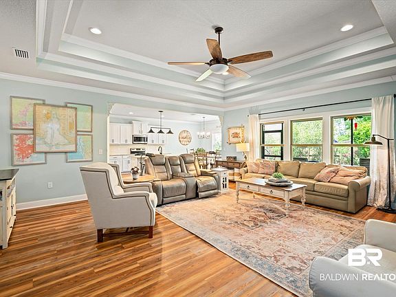 3rd image of 12247 Aurora Way