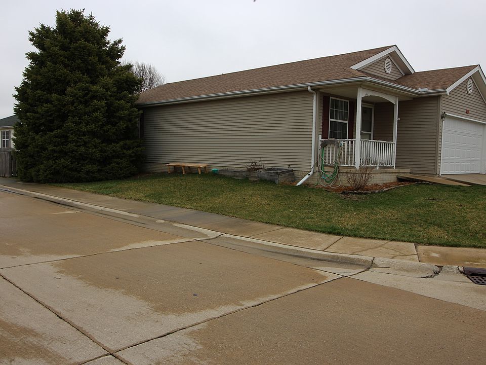 3502 Wegeng Dr, Bloomington, IL 61704 Zillow