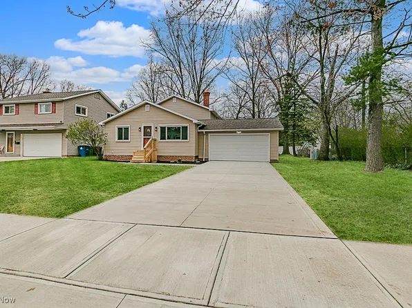 33605 Lori Ann Dr, Eastlake, OH 44095