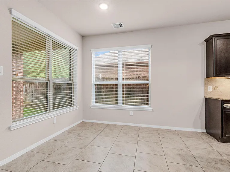 5340 Pointe Spring Xing — Photo 9