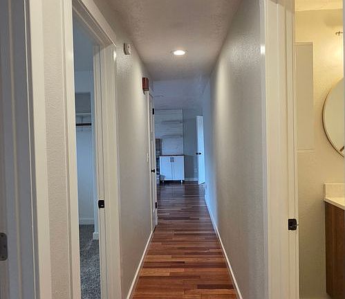 5th image of 337 E Polk St