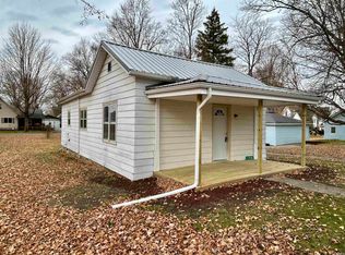 108 S 3rd St, Pierceton, IN