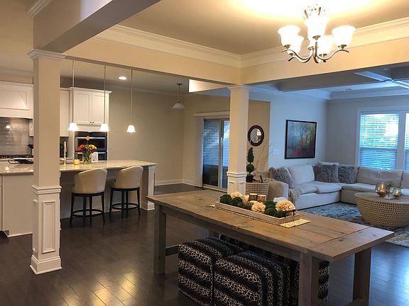 Open Living Space: Dining, Kitchen, Breakfast and Living Space
