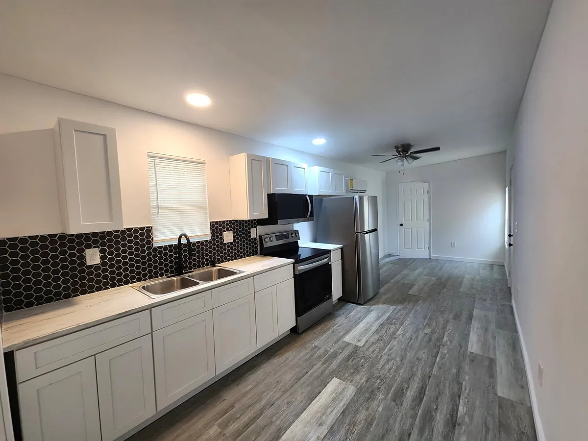Building Photo - 1546 Moonflower St