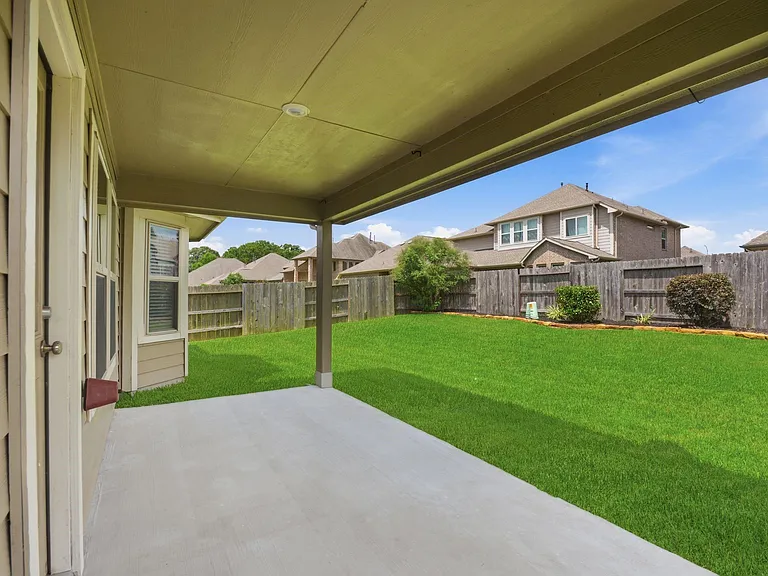 9327 Clearwater Bluff Ln — Photo 20