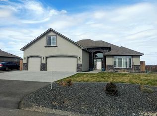 88104 E Sagebrush Rd, Kennewick, WA 99338
