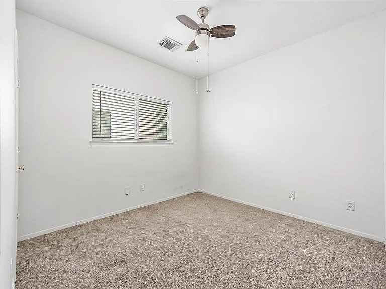 6162 Settlers Lake Cir E — Photo 15