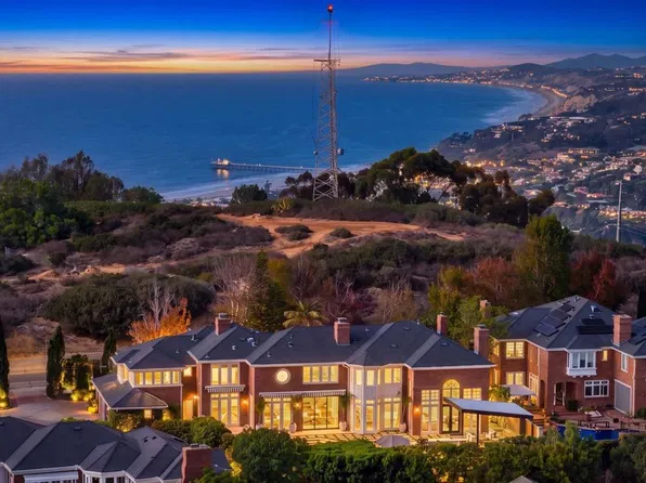 6815 La Jolla Scenic Dr S, La Jolla, CA 92037