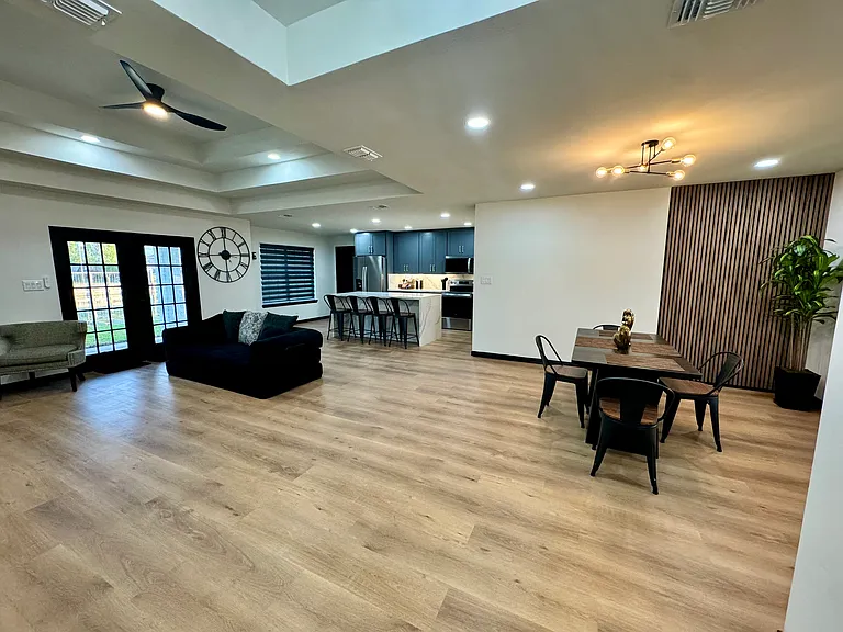 967 Quail Hollow Dr — Photo 1