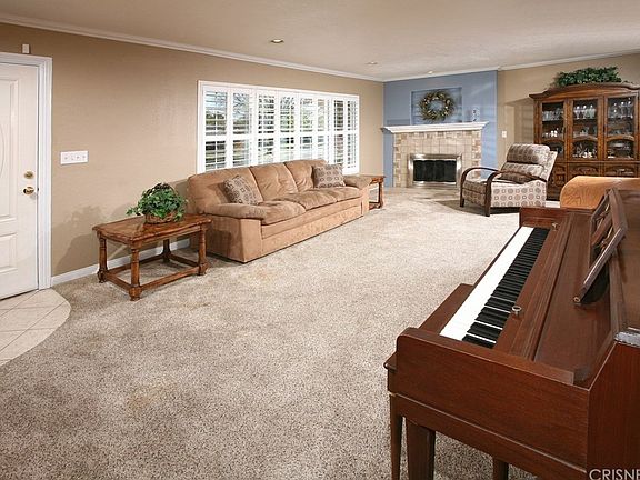 3rd image of 8377 Owensmouth Ave
