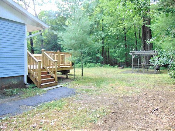 4th image of 22 Linden Ct