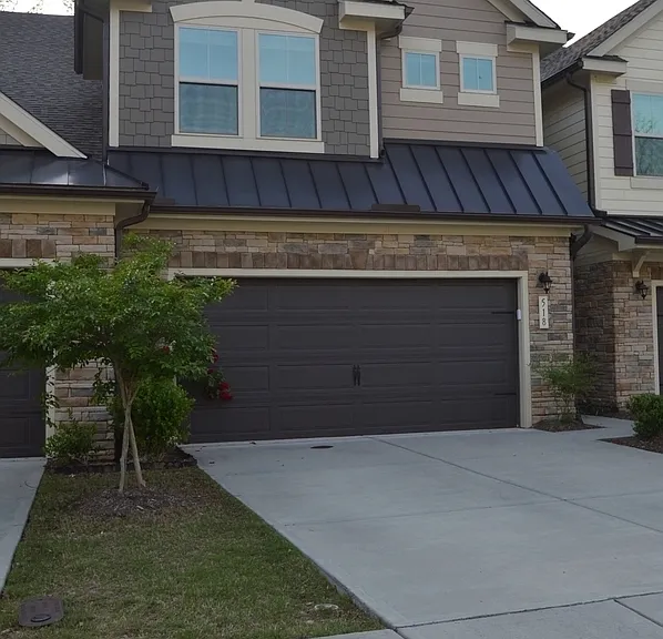 518 Rockcastle Dr — Photo 1