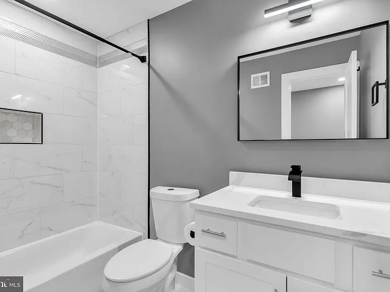 1505 W St SE #1 — Photo 17