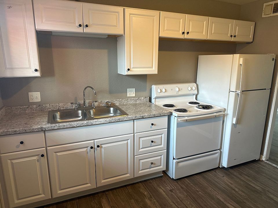 1st image of 1052 Forest Ct APT 10