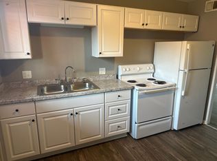 1052 Forest Ct APT 10, Kansas City, KS 66103