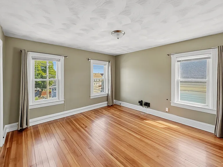 358-362 Weeden St #3 — Photo 16