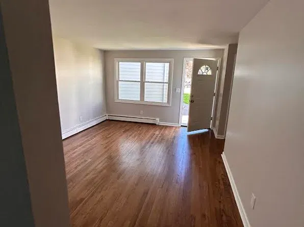 646 Glendale Dr, Endicott, NY