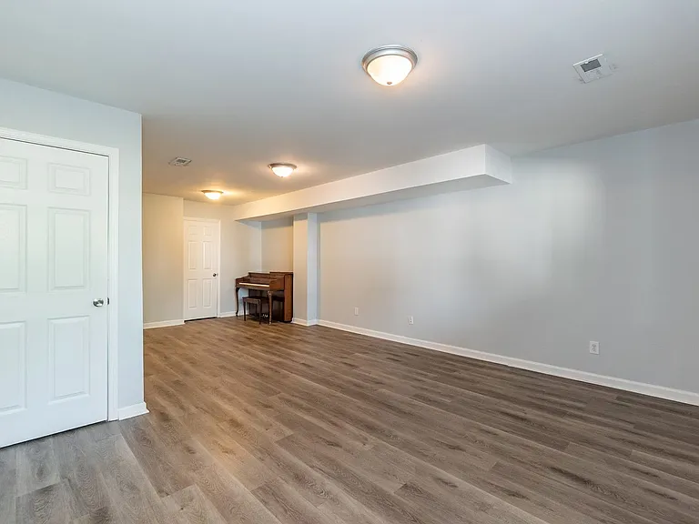 15 Astor Ct — Photo 22