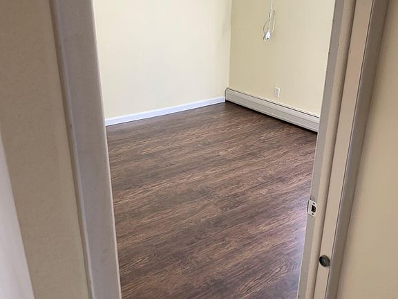 2nd image of 66 Grantwood Ave Floor 1