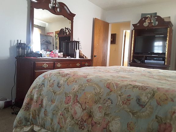 5th image of 36 Dogwood Rd