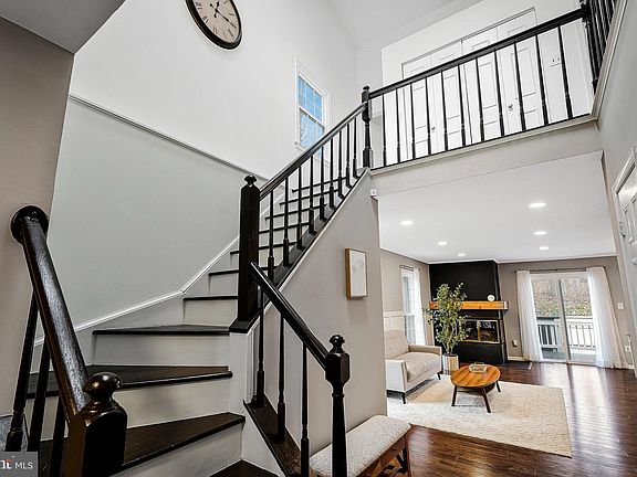 3rd image of 3886 Waythorn Pl